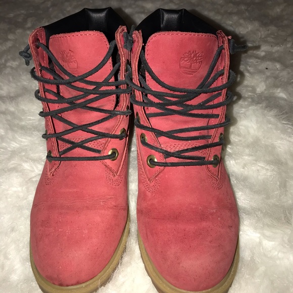 Red and Black limited edition timberlands - Picture 2 of 4